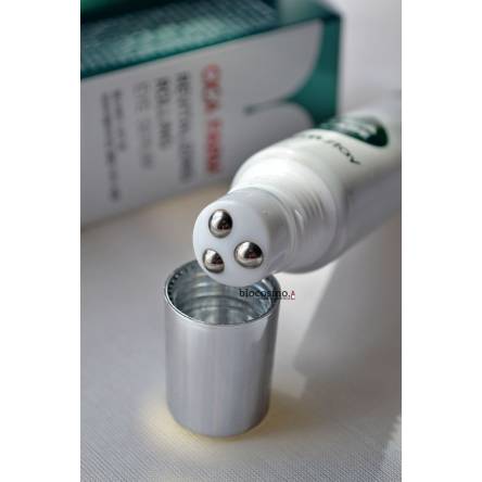 Сыворотка-роллер для век с центеллой FarmStay Cica Farm Revitalizing Rolling Eye Serum - 25 мл