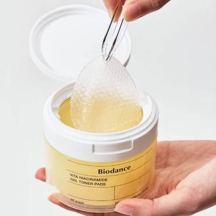 Осветляющие пэды с ниацинамидом для сияния кожи Biodance Vita Niacinamide Gel Toner Pad - 60 шт