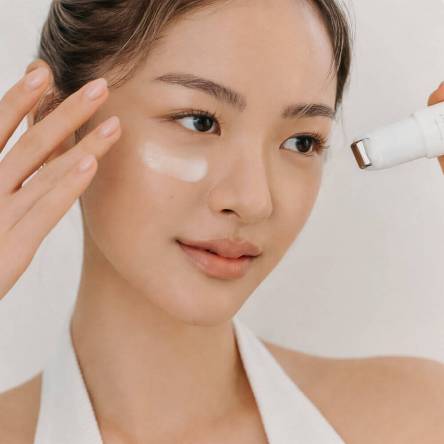 Массажный крем для век с 0,1% ретинолом Dr. Althea Retinol Flat Iron Eye Roller