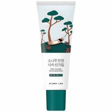 Солнцезащитный крем для проблемной кожи Round Lab Pine Calming Cica Sunscreen SPF50+ PA++++ - 40 мл