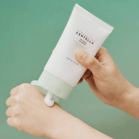 Успокаивающий крем для проблемной кожи SKIN1004 Madagascar Centella Tea-Trica B5 Cream