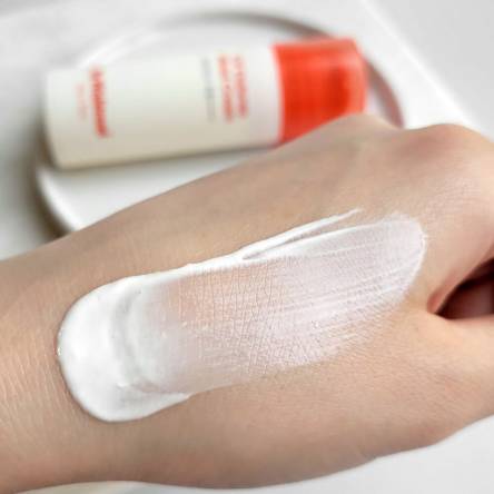 Увлажняющий солнцезащитный крем с пантенолом By Wishtrend UV Defense Moist Cream SPF 50+ PA++++ - 50 мл