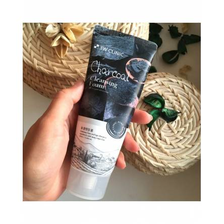 Очищающая пенка с древесным углем 3W Clinic Cleansing Foam Charcoal - 100 мл