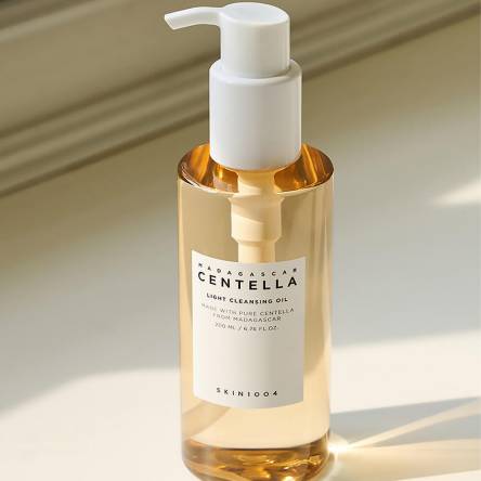 Успокаивающее гидрофильное масло с центеллой SKIN1004 Madagascar Centella Light Cleansing Oil - 200 мл